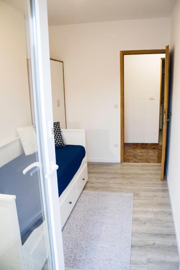 Appartement White Orchid Pula Extérieur photo