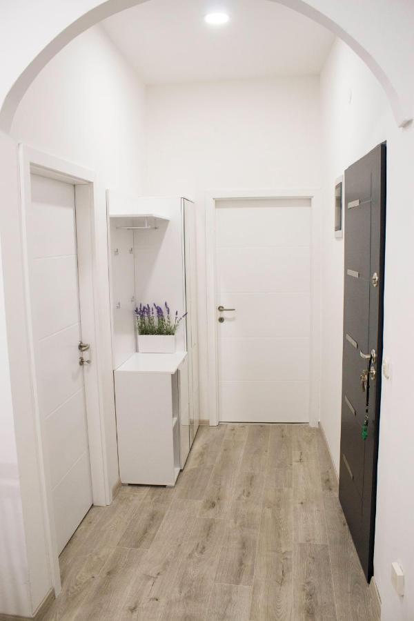 Appartement White Orchid Pula Extérieur photo
