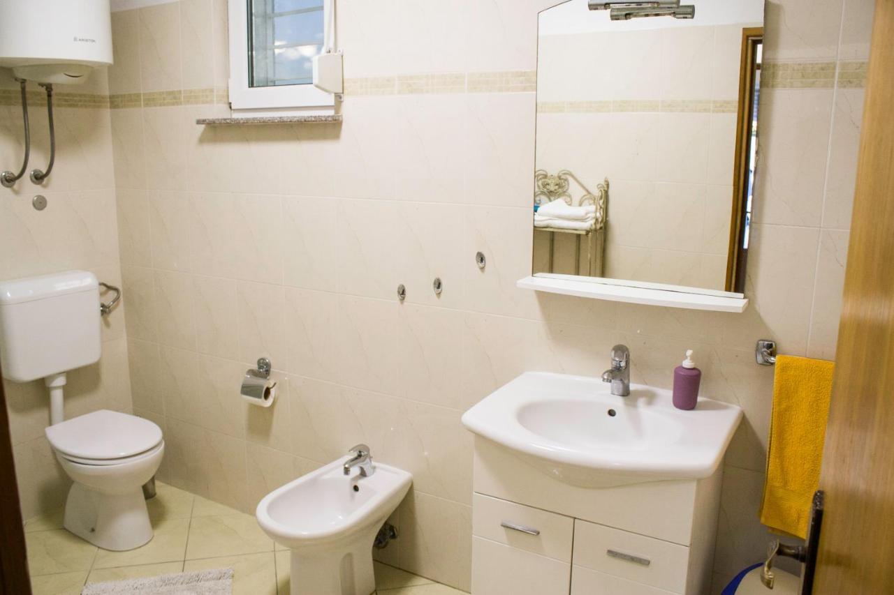 Appartement White Orchid Pula Extérieur photo