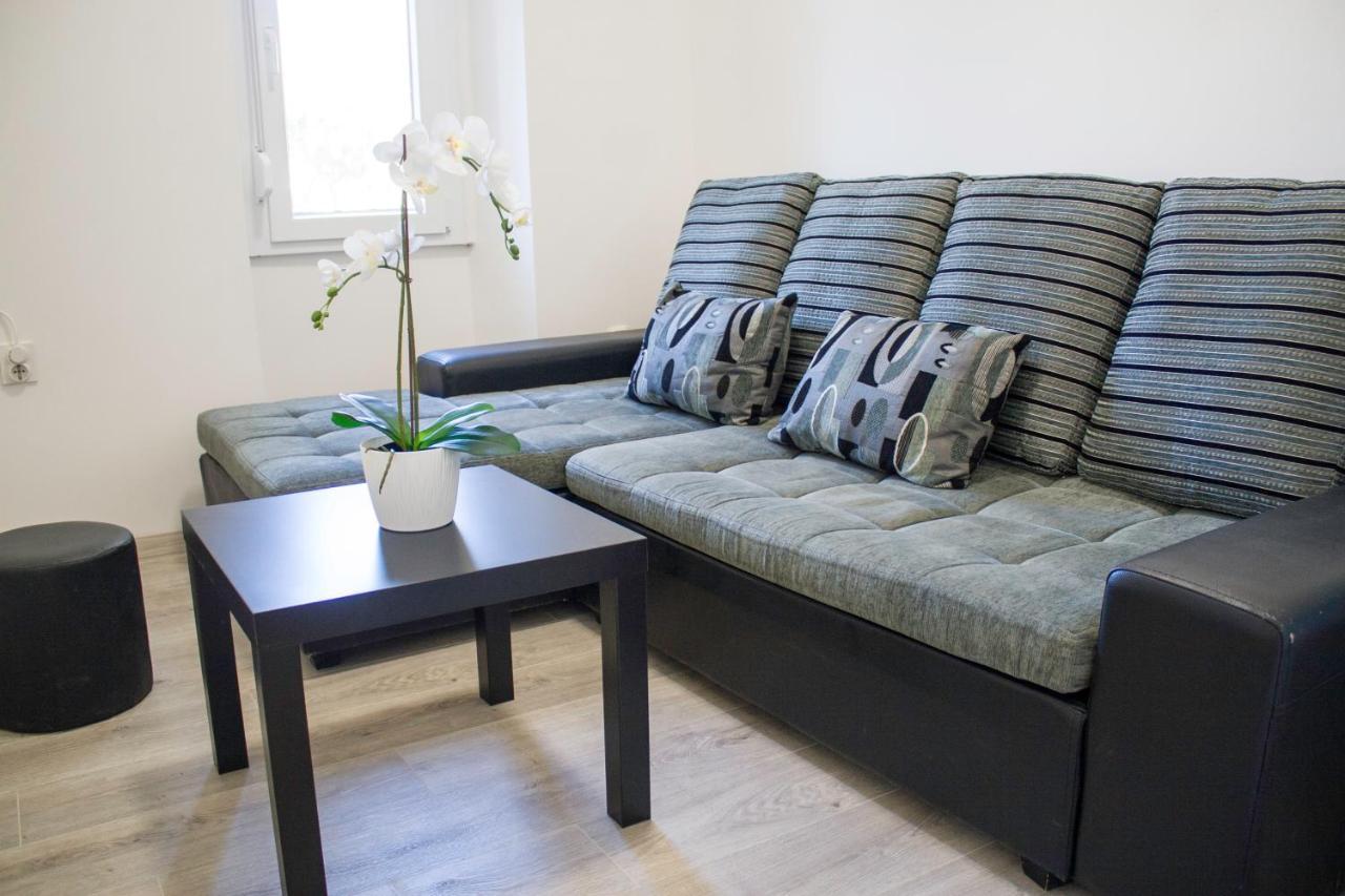 Appartement White Orchid Pula Extérieur photo